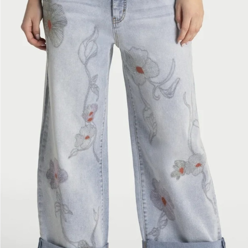 Floral Embroidered Light Blue Jeans
